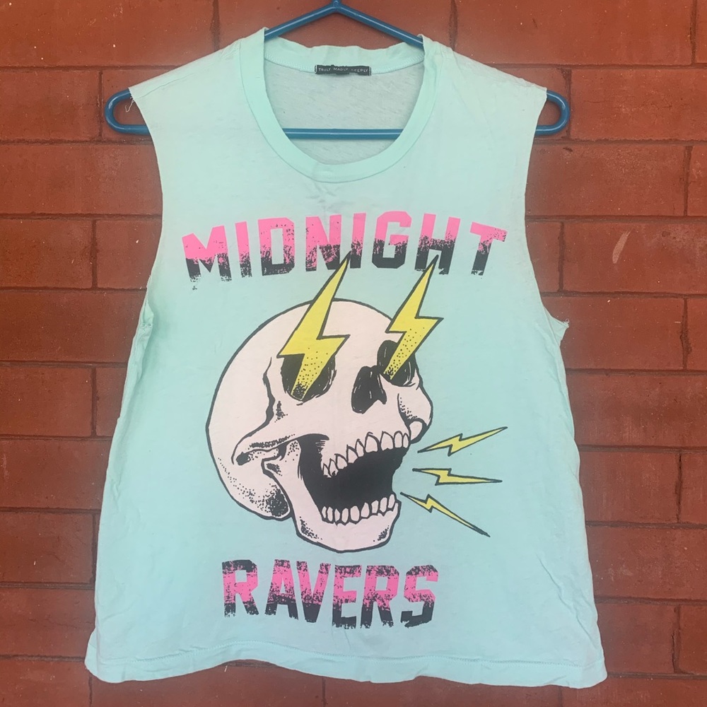 Lightweight graphic tank